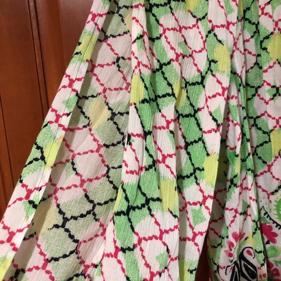 Crown and Ivy Green Printed Top NWT Size Medium - Picture 7 of 8